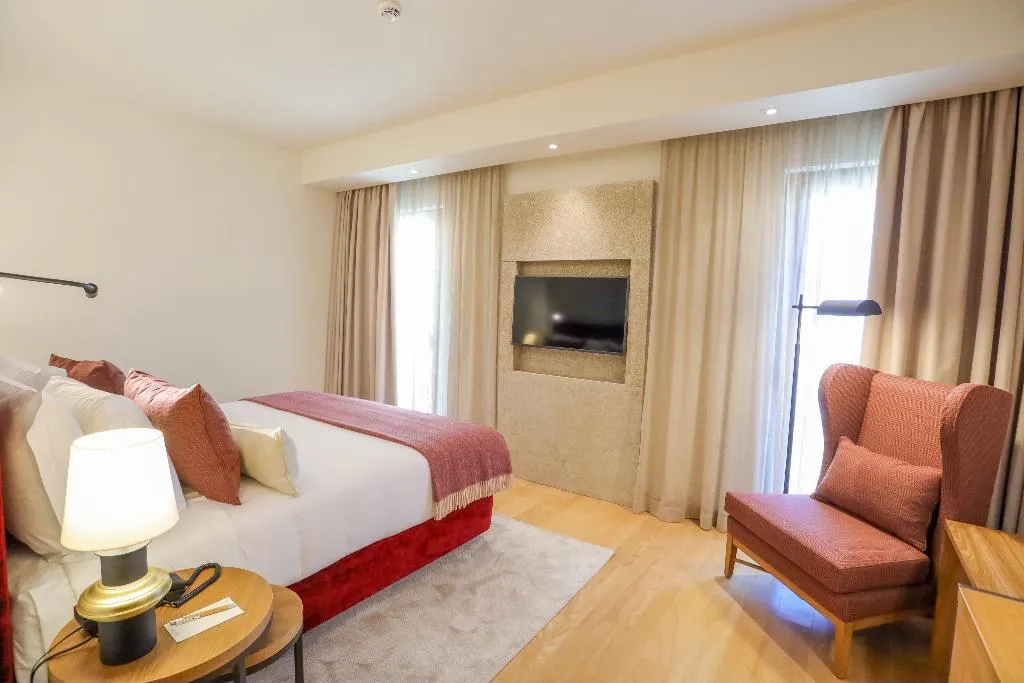 Double or Twin CLASSIC GARDEN VIEW Room, Neya Porto Hotel, Porto