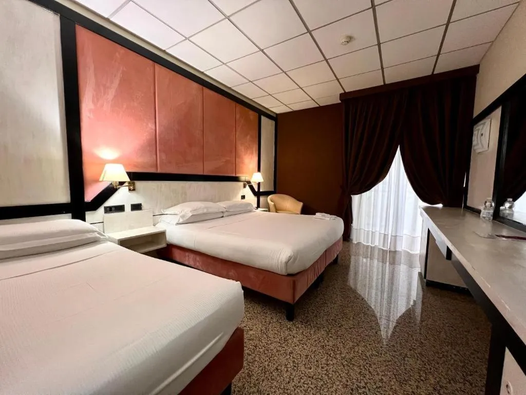 TRIPLE STANDARD Room, Hotel Diamante, Milan