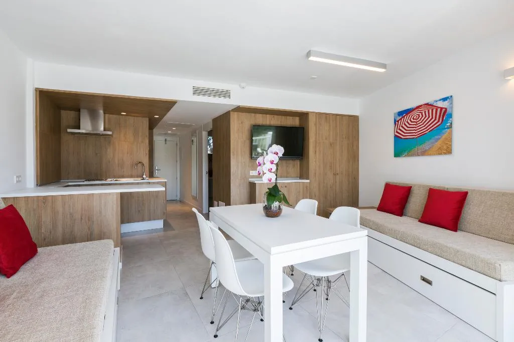 Room, Playas Cas Saboners, Majorca