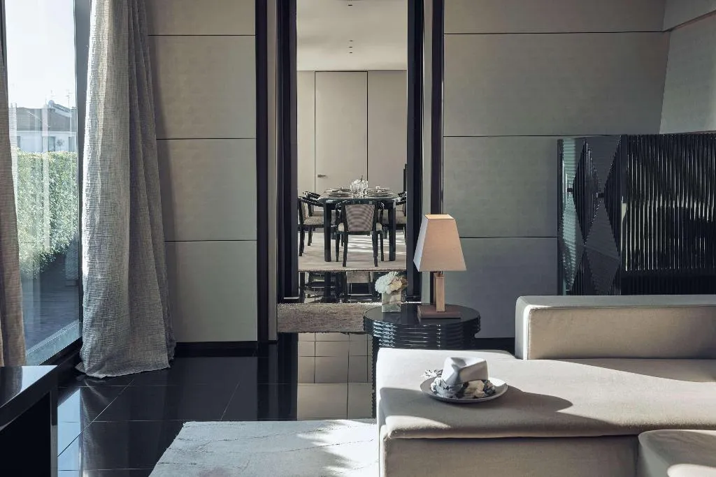 SUITE STANDARD Room, Armani Hotel Milano, Milan