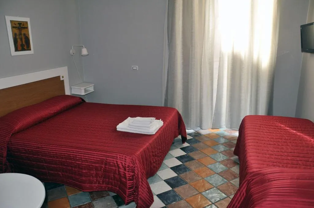 Room, Firenze 32, Naples