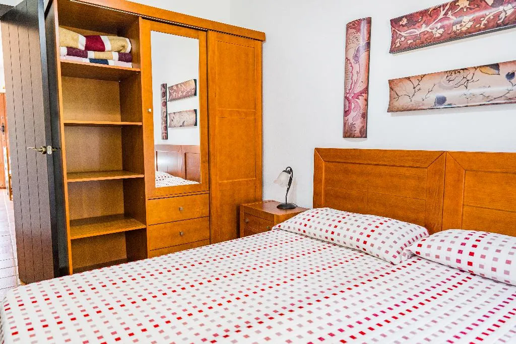 HOUSE CAPACITY 5 TWO BEDROOMS Room, Los Veneros, Seville