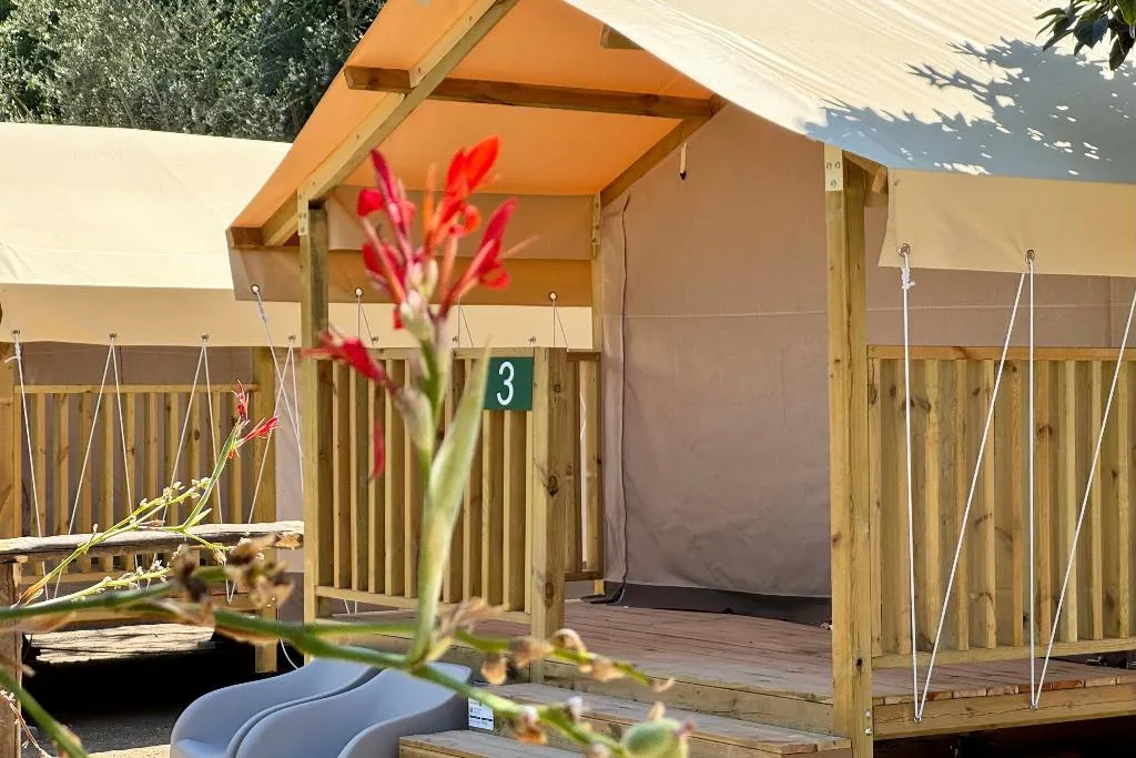 LODGE ONE BED Room, Hostel & Glamping Santa Fortunata, Naples