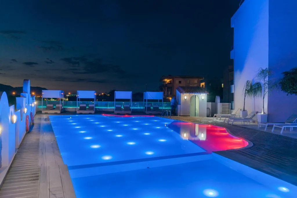 Pool, Apollo, Crete