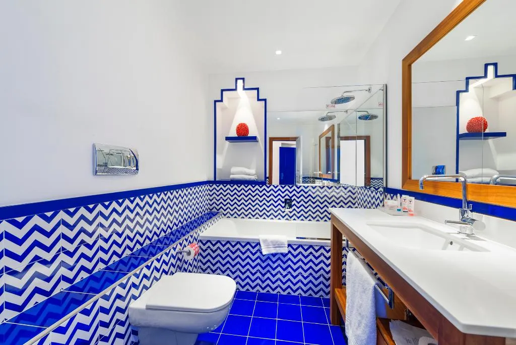 TRIPLE SEA VIEW Room, Delfino, Naples