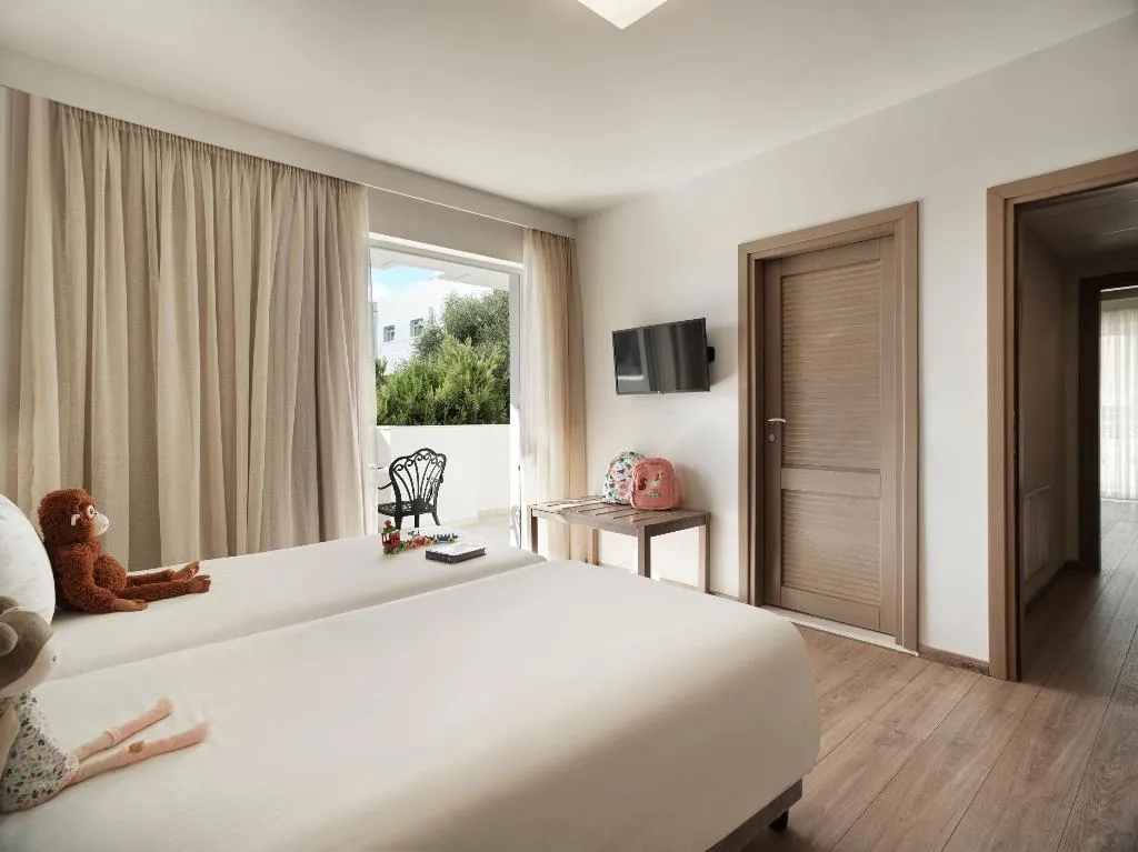 FAMILY ROOM DELUXE Room, Civitel Attik Rooms & Suites, Athens