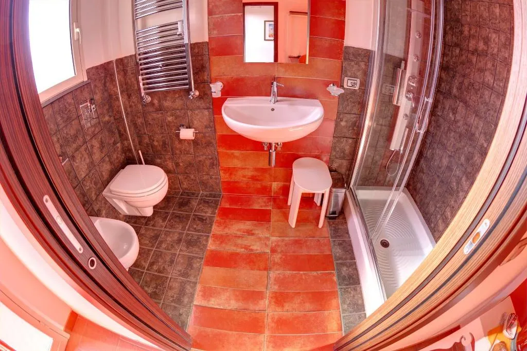 Room, Antichi Ricordi, Catania