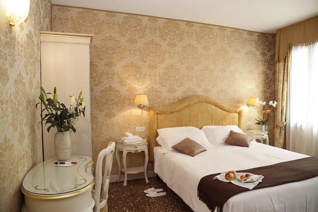 Room, Ca Furlan, Venice