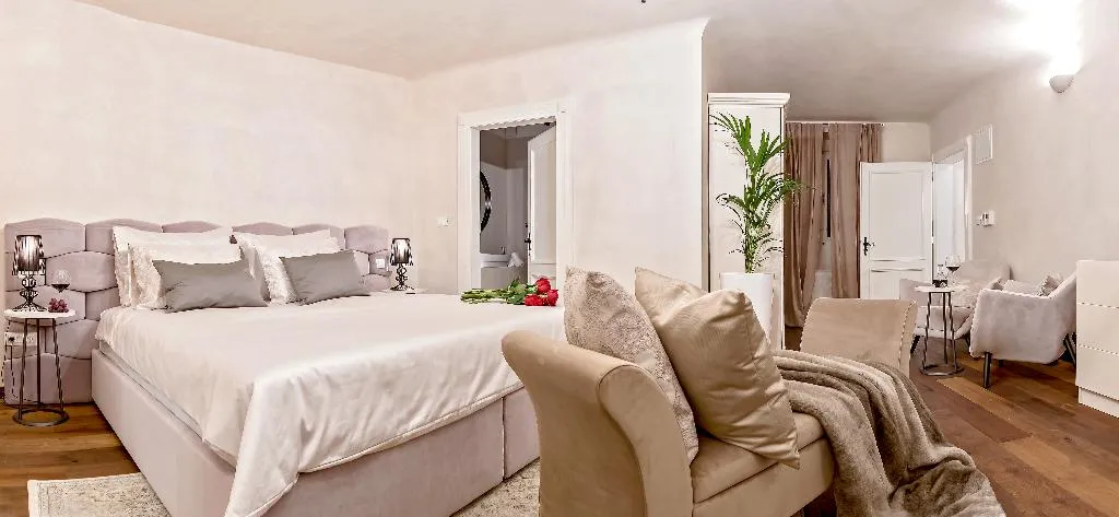 Room, Puteus Palace Heritage hotel, Split