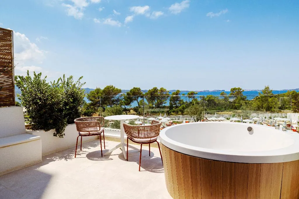 JUNIOR SUITE WITH JACUZZI Room, TRS Ibiza Hotel, Ibiza
