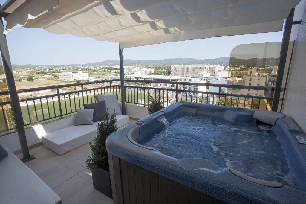 Room, Orosol, Ibiza