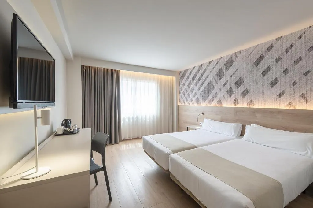 DOUBLE SINGLE USE ECONOMY Room, Port Alicante - Playa de San Juan, Costa Blanca