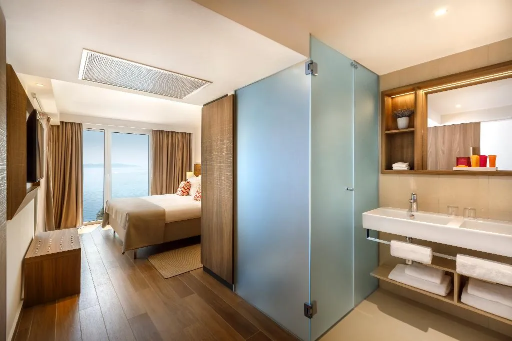 JUNIOR SUITE SEA VIEW WITH BALCONY Room, Girandella Resort Valamar Collection-Family Hotel, Istria