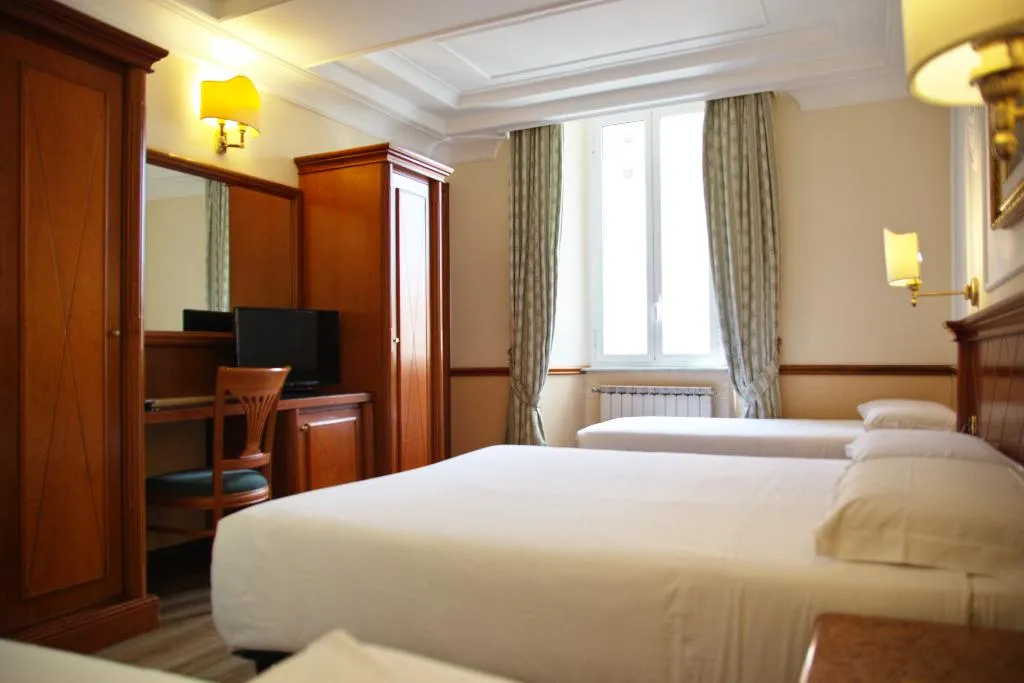 QUADRUPLE STANDARD Room, Hiberia, Rome