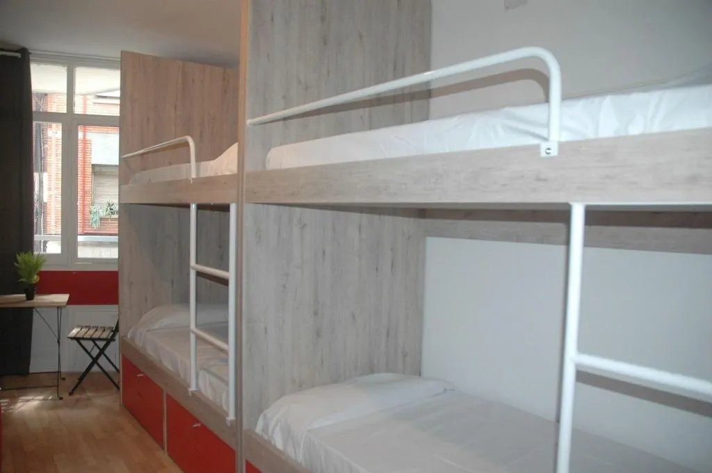 DOUBLE ONE BED Room, Break N Bed Hostel, Barcelona