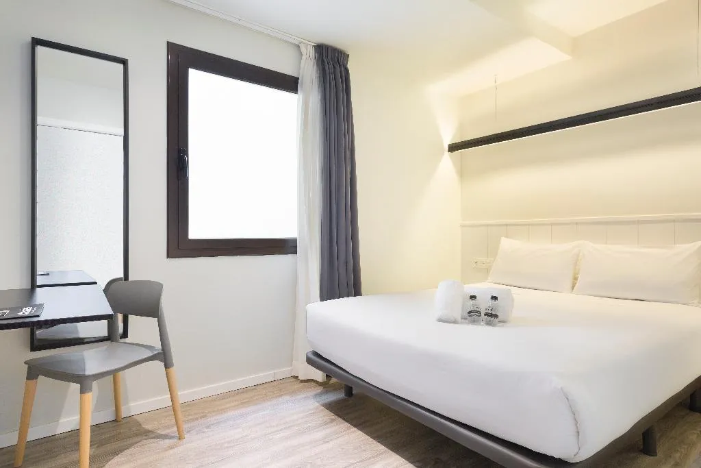 DOUBLE STANDARD Room, Acta bcn 40, Barcelona