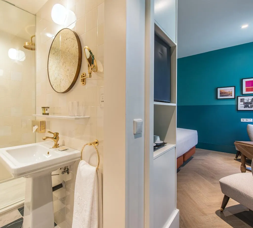 DOUBLE SINGLE USE SUPERIOR Room, Vincci The Mint, Madrid