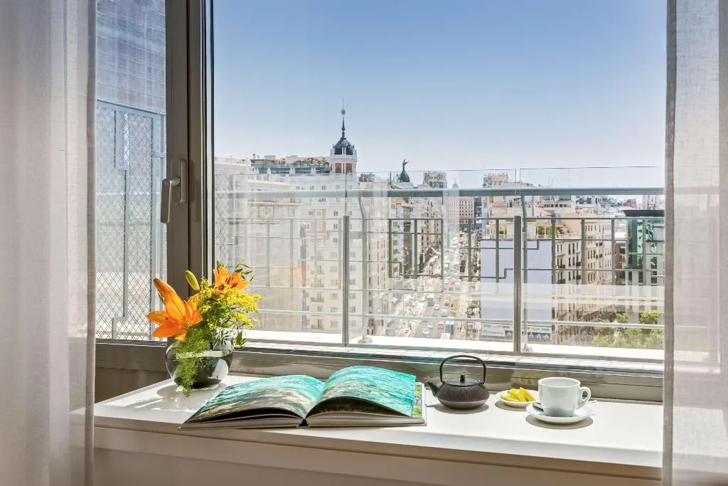 Double or Twin DELUXE CITY VIEW Room, Barceló Torre de Madrid, Madrid