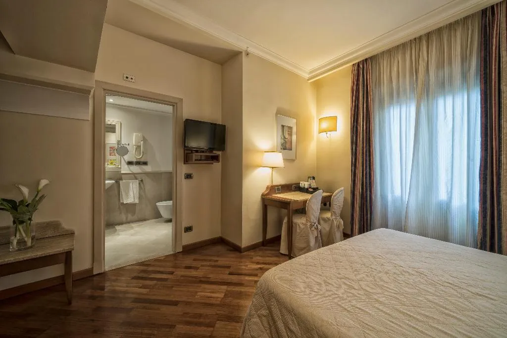 DOUBLE SINGLE USE STANDARD Room, B&B Hotel Firenze Laurus Al Duomo, Florence