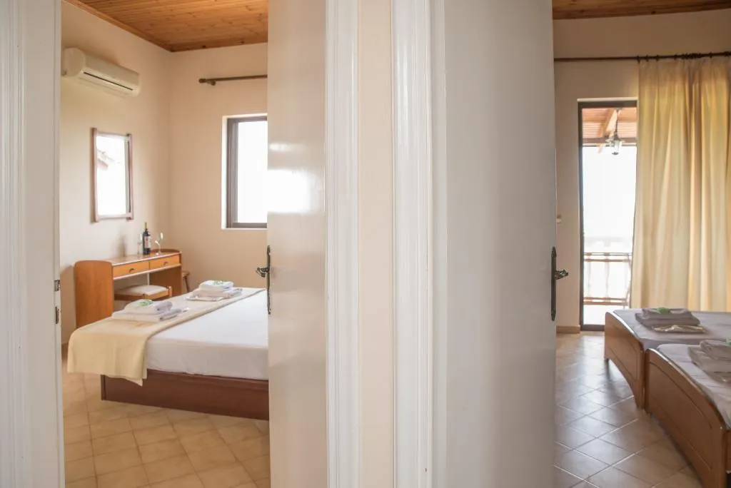 FAMILY ROOM STANDARD Room, Villa Kapnisi, Zante