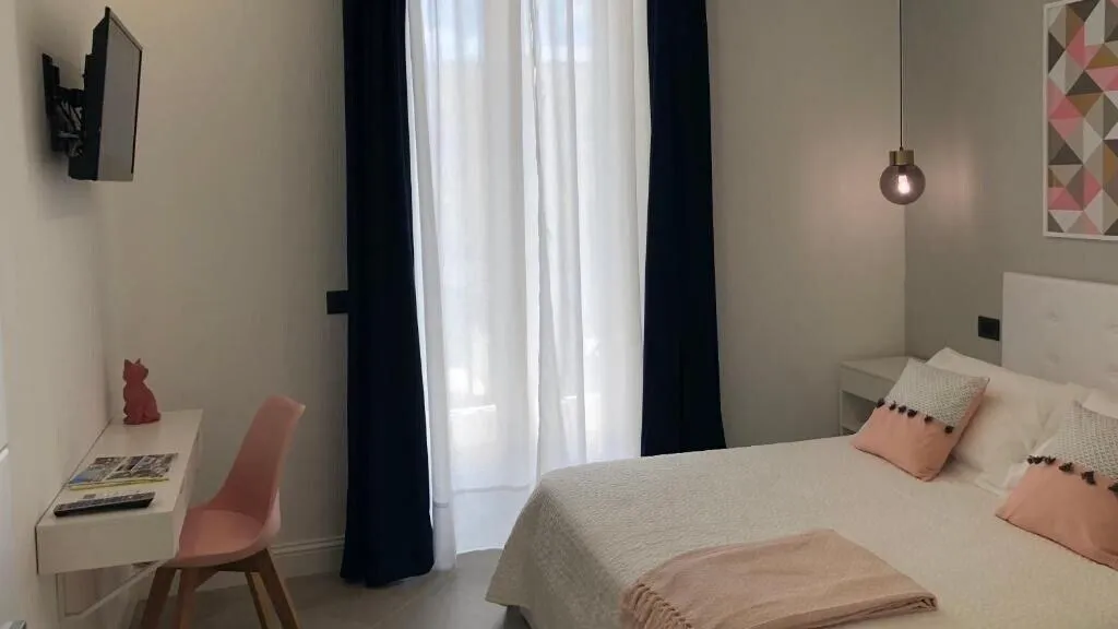 Room, Spigolehouse, Catania