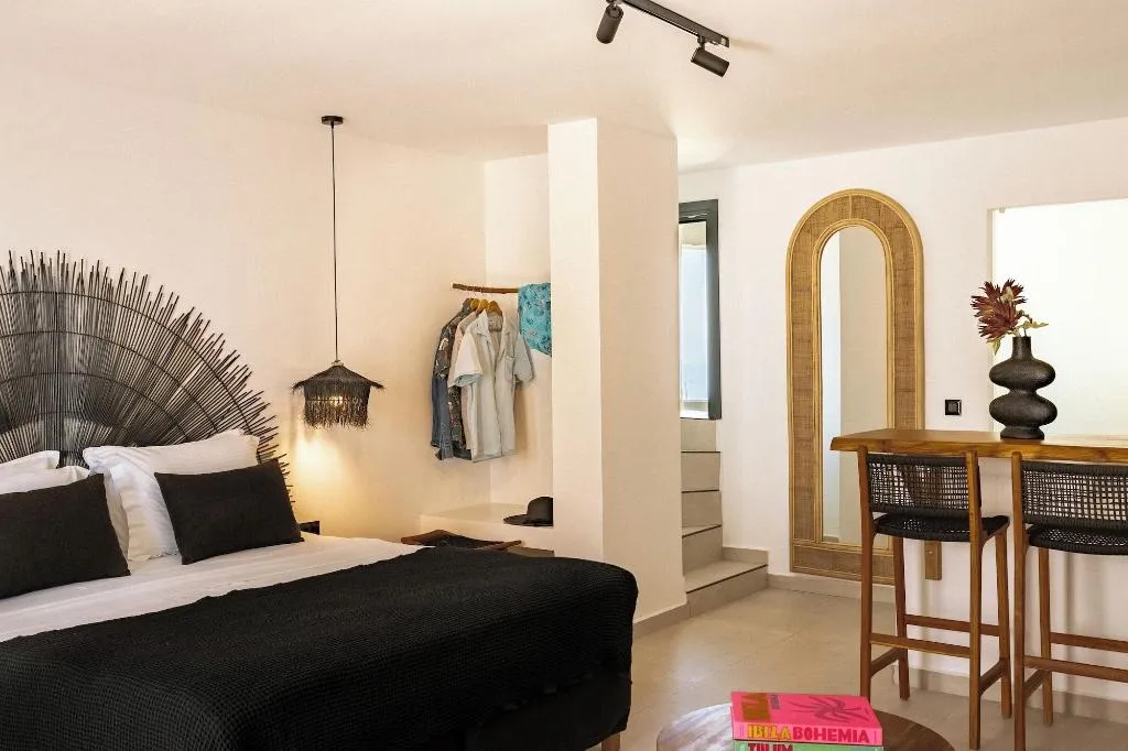Room, Gazelle Living, Santorini