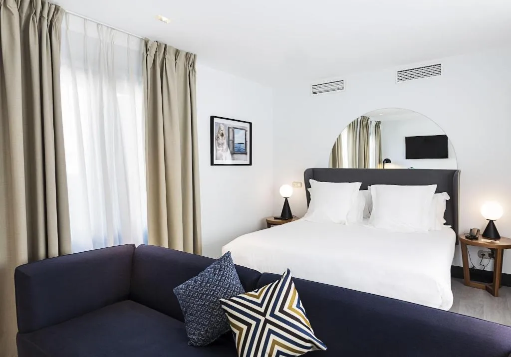SUITE STANDARD Room, One Shot Luchana 22, Madrid