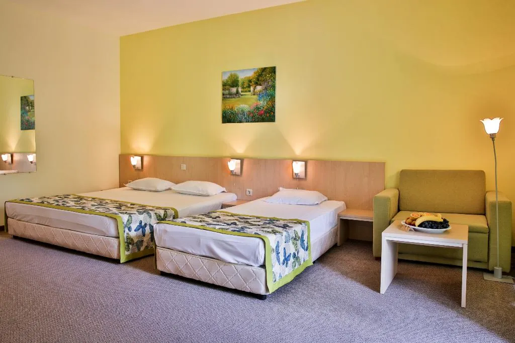 TRIPLE GARDEN VIEW Room, Park hotel Golden Beach, Varna
