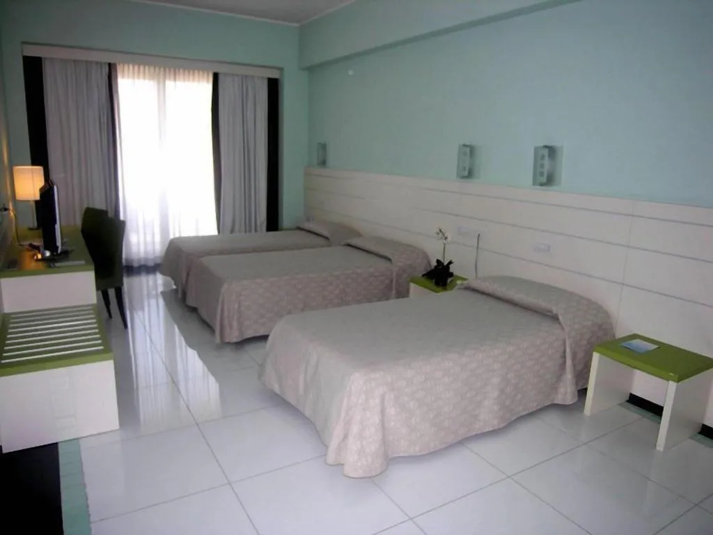 TRIPLE SUPERIOR WITH VIEWS Room, Grand Hotel Salerno, Naples