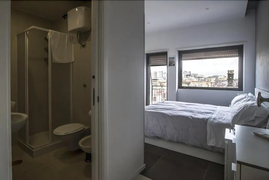 Room, B&B Locanda Mediterranea, Naples