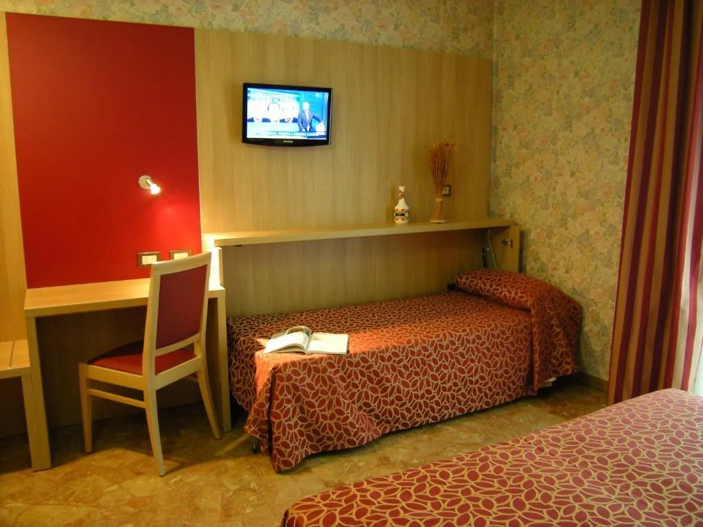 TRIPLE STANDARD Room, San Carlo, Venice
