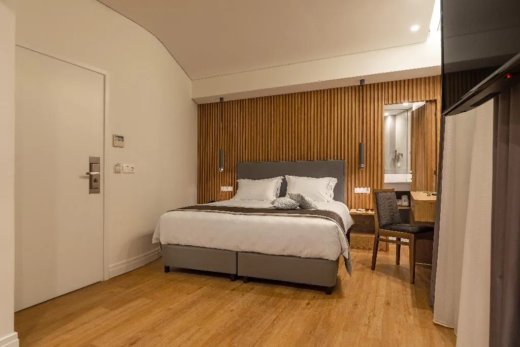 JUNIOR SUITE STANDARD Room, Glyfada Riviera Hotel, Athens