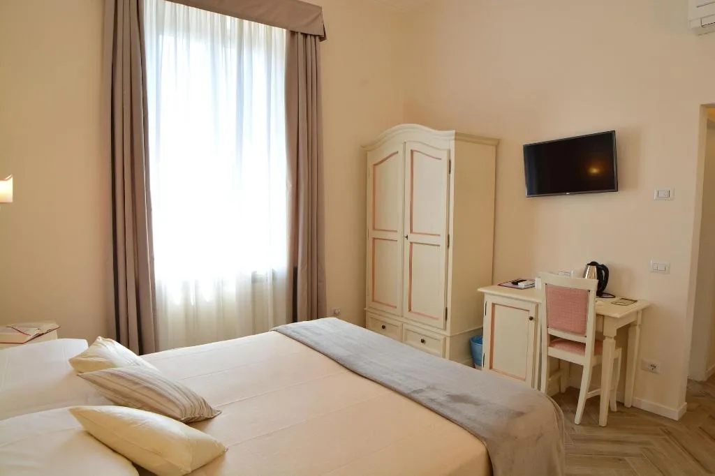 Room, Dimora Salviati, Florence