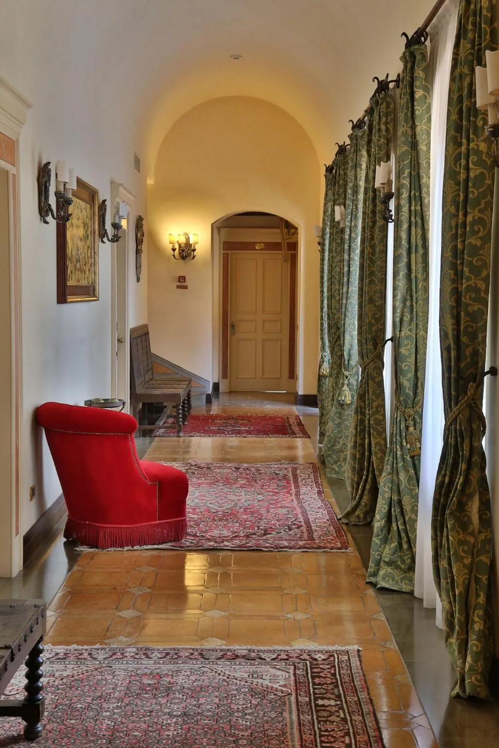 Lobby, La Collegiata, Florence