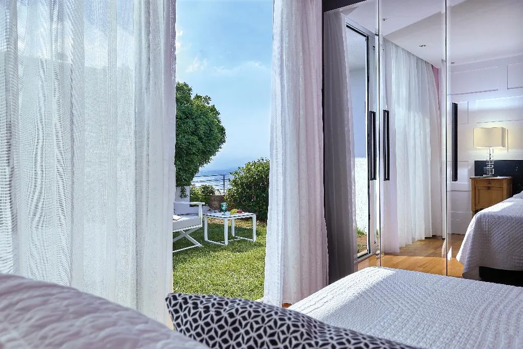 VILLA FOUR BEDROOMS WITH PRIVATE POOL Room, Elounda Gulf Villas by Sandglass, Crete