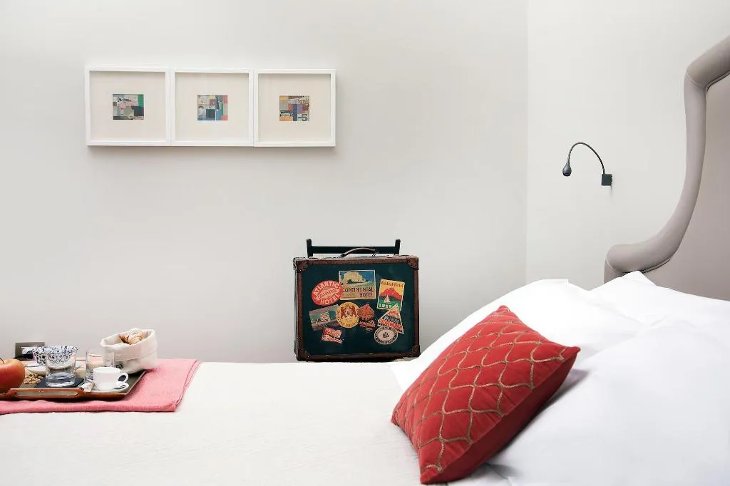 Room, Accademia 39, Naples