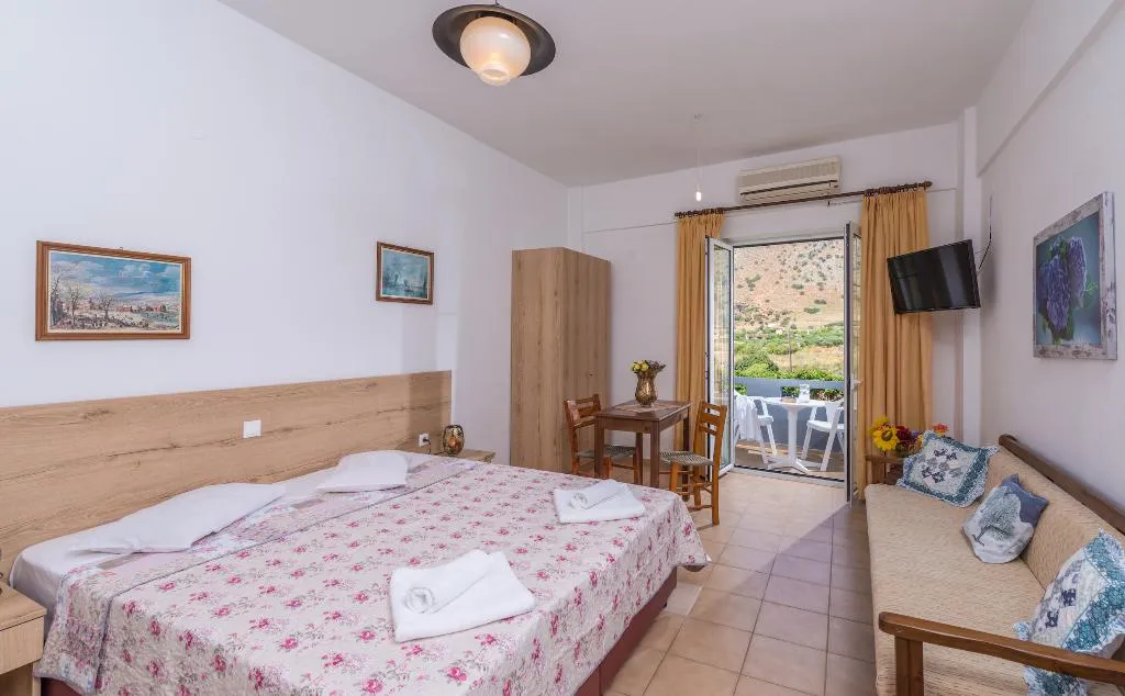STUDIO CAPACITY 3 Room, Angelika Apartments, Crete