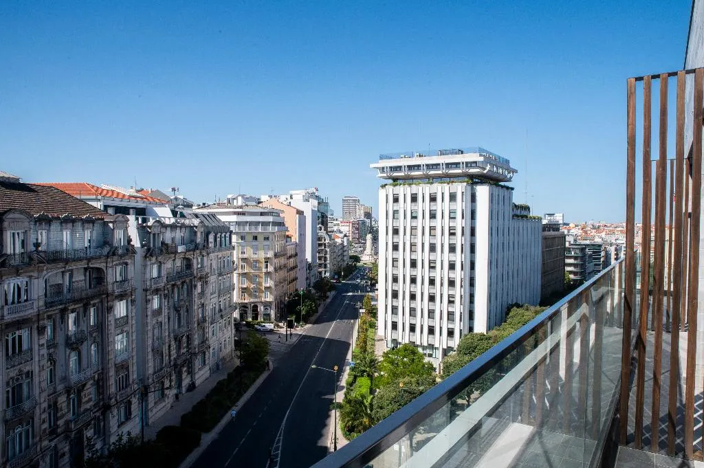 DOUBLE WITH BALCONY WITH VIEWS Room, Mama Shelter Lisboa, Lisbon