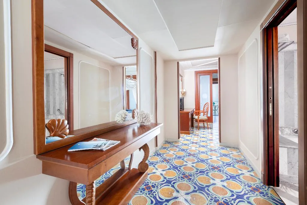SUITE STANDARD Room, Alimuri Bay Resort, Naples