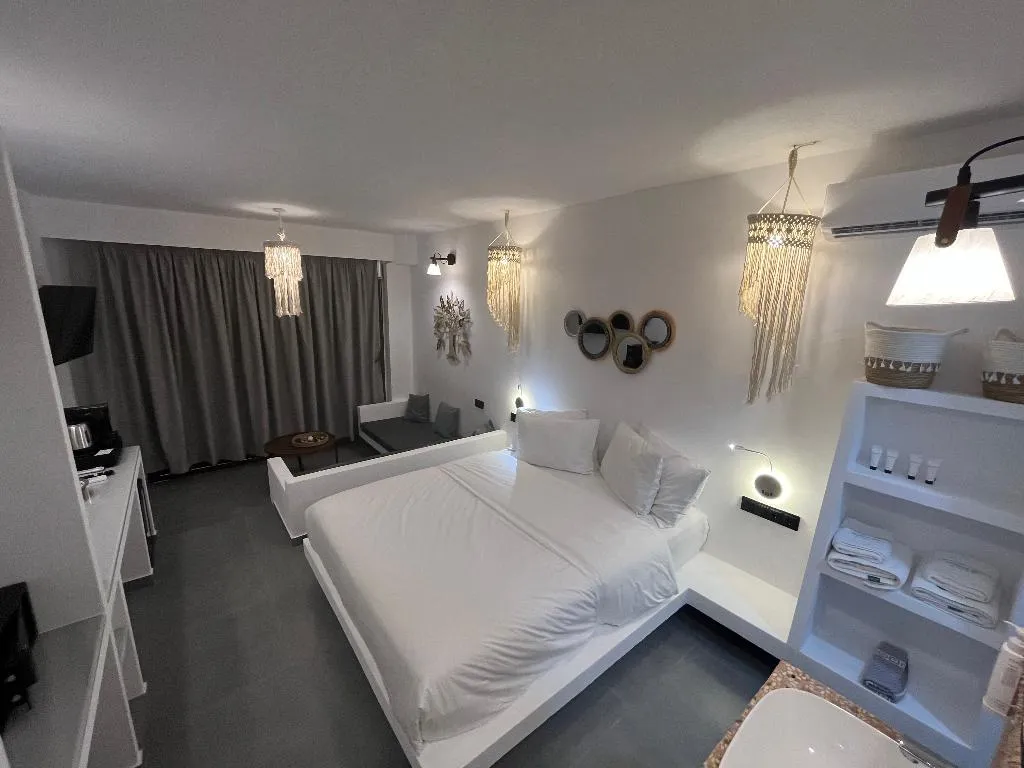 SUITE WITH PRIVATE POOL Room, Skopelos Holidays Hotel & Spa, Skiathos
