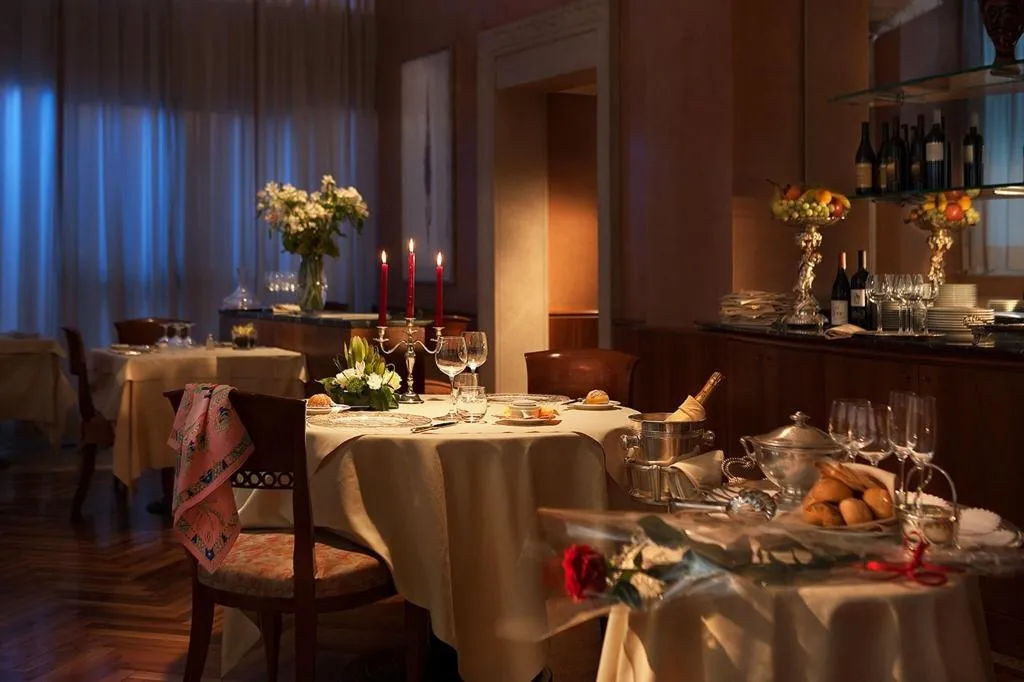 Restaurant, Cavour, Milan