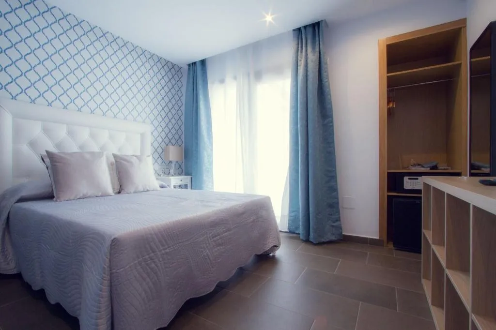 Room, Pixel, Costa Del Sol