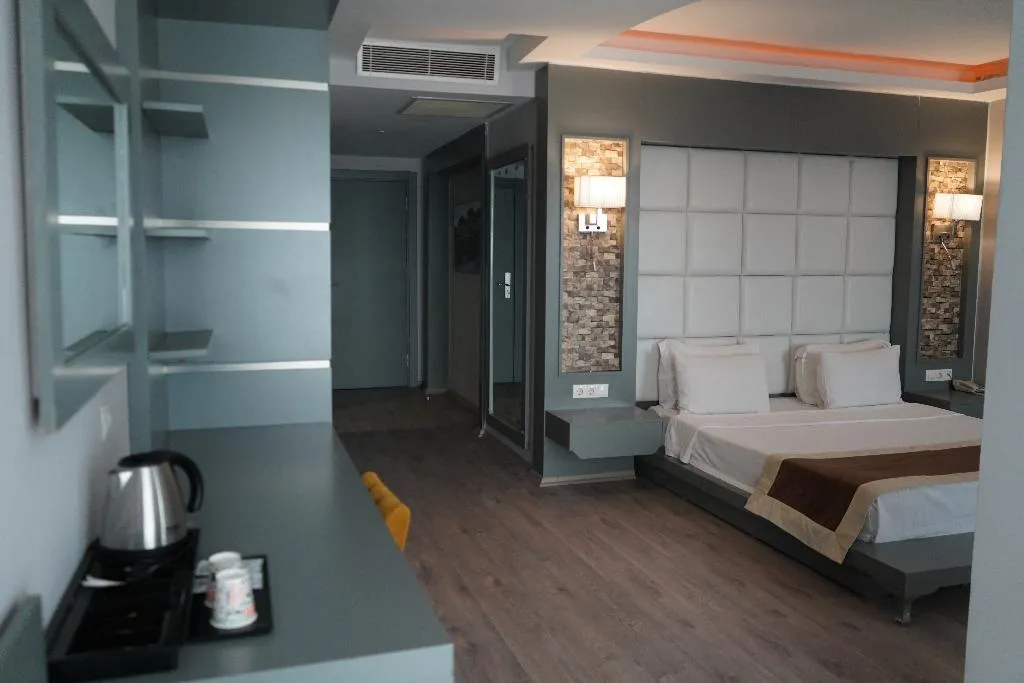 DOUBLE DELUXE SEA VIEW Room, Pasaport Pier Hotel, Izmir