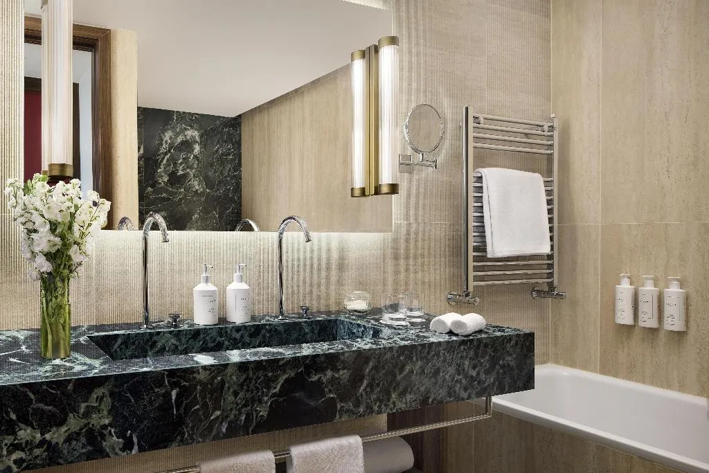 SUITE ONE BEDROOM Room, Tivoli President Milano Hotel, Milan