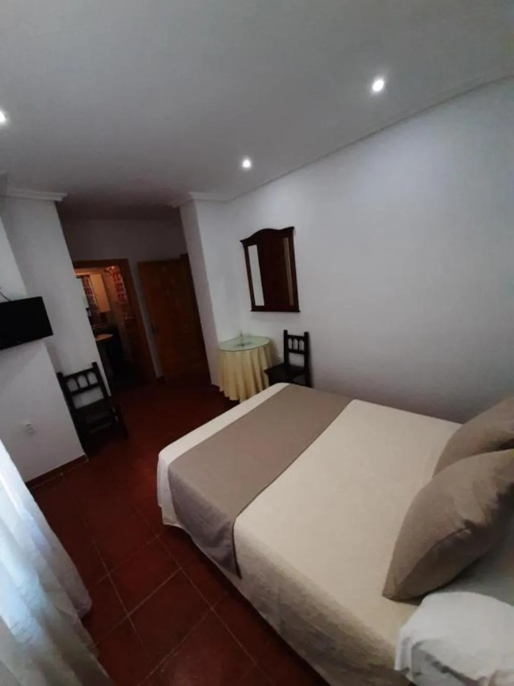 SINGLE STANDARD Room, Hostal Bellas, Madrid