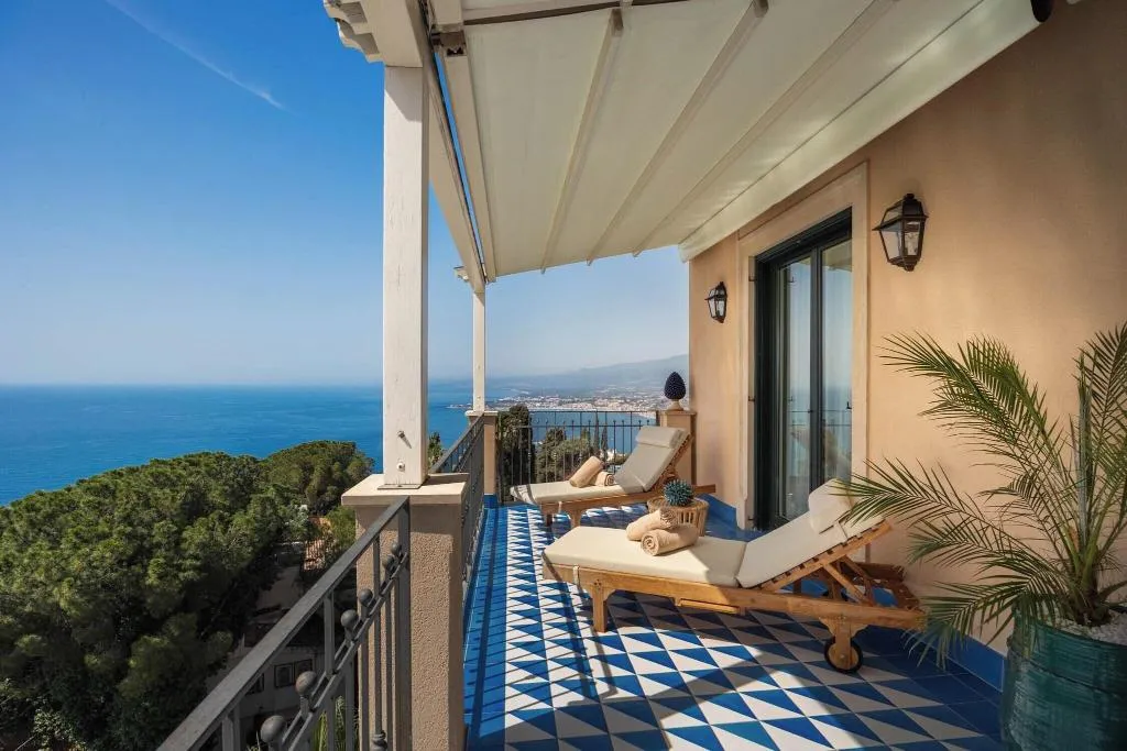 SUITE THREE BEDS Room, Grand Hotel San Pietro, Taormina