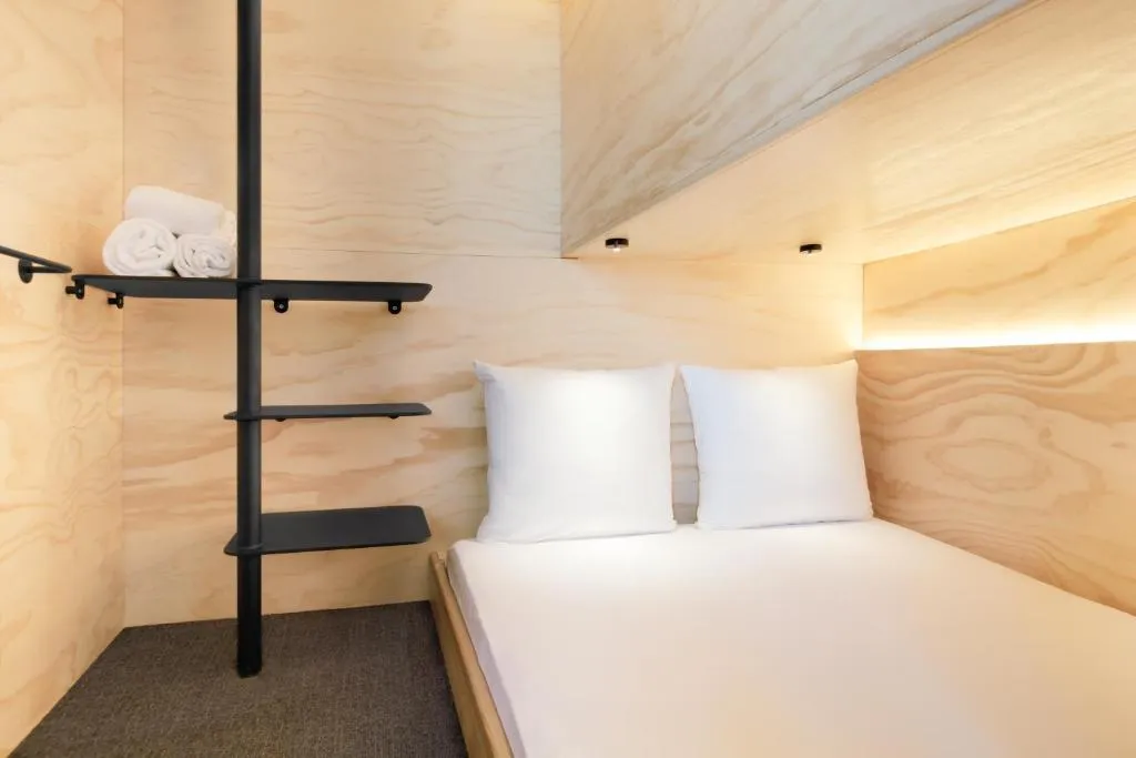 Cabin WITH SHARED BATHROOM Room, Volkshotel Amsterdam, Amsterdam