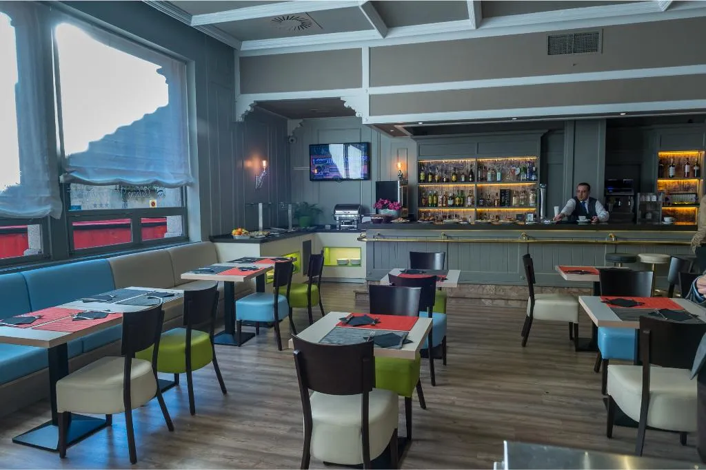 Bar, Palacio de Valderrabanos, Madrid