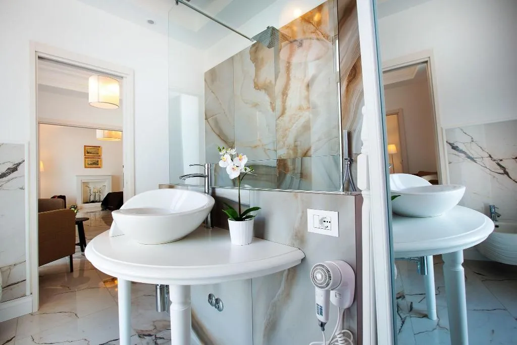 SUITE KING SIZE BED Room, Palazzo Murrano, Naples