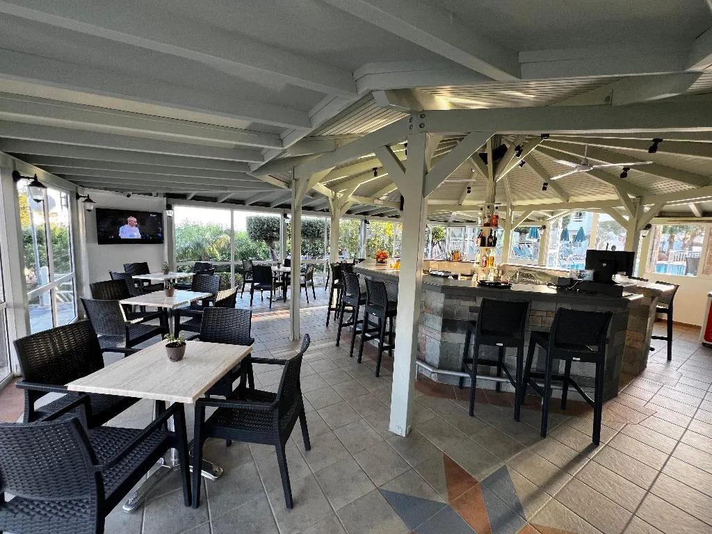 Bar, Nikolas Villas, Crete